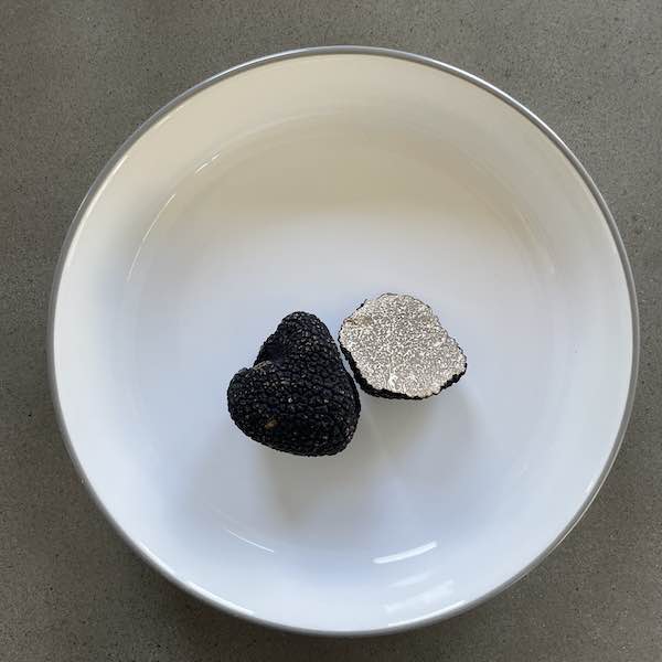 Tagliatelle mit frischen Sommertrüffeln Tagliatelle mit frischen Sommertrüffeln