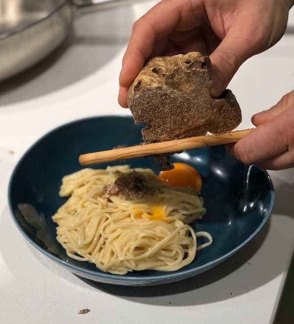 Tagliolini mit weißen Alba Trüffeln