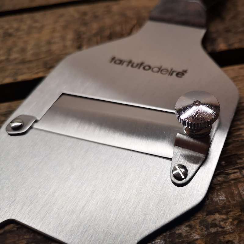 Trüffelhobel mit Holzgriff Trüffelhobel mit Holzgriff